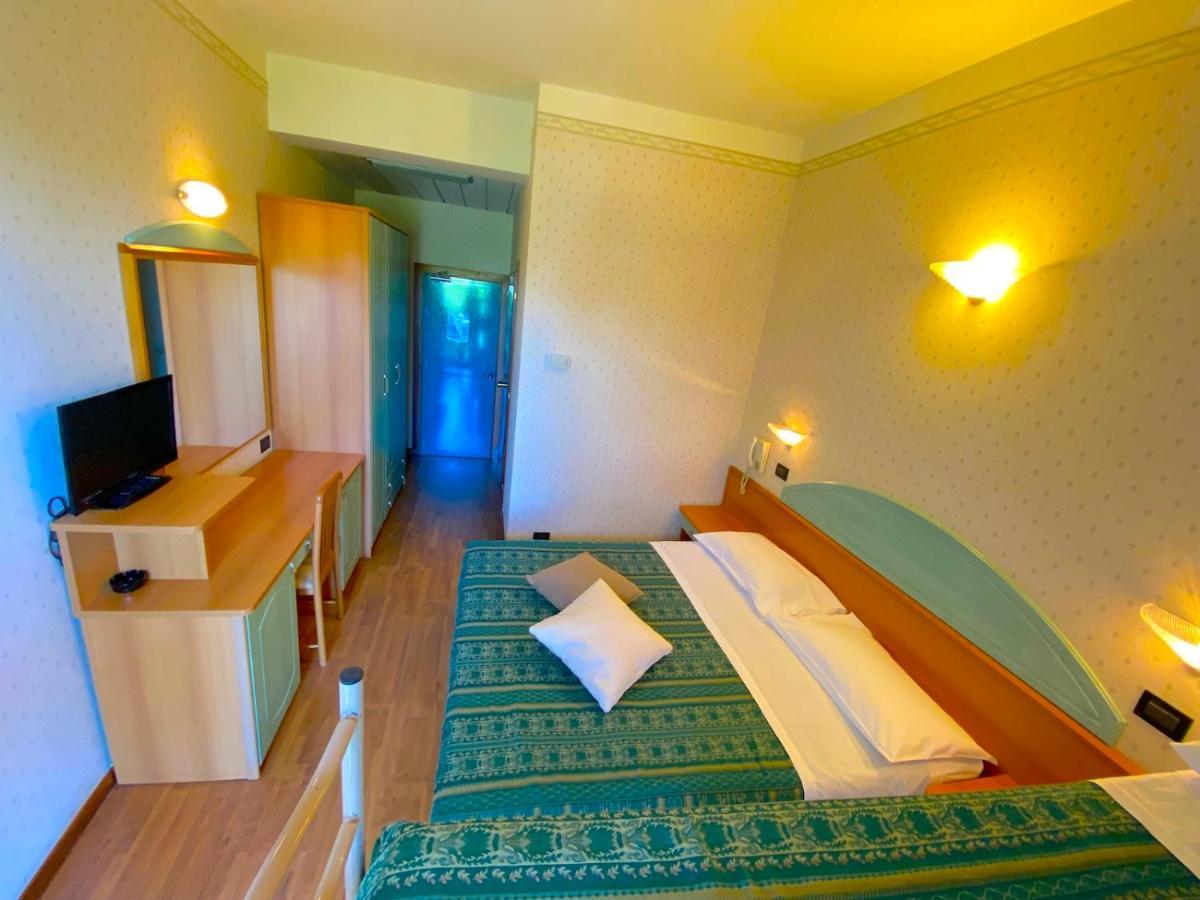 Hotel President Cattolica Exterior photo