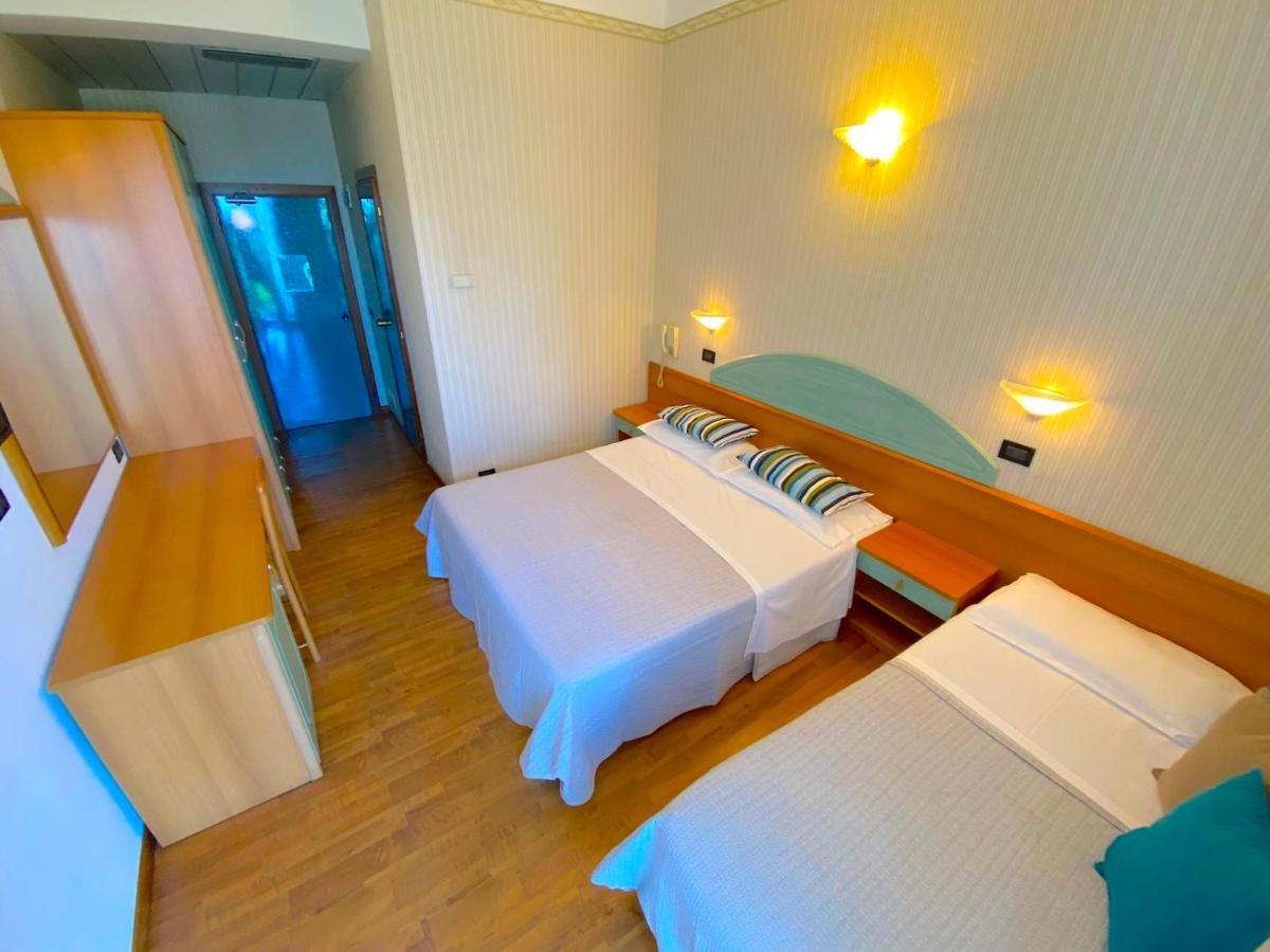Hotel President Cattolica Exterior photo